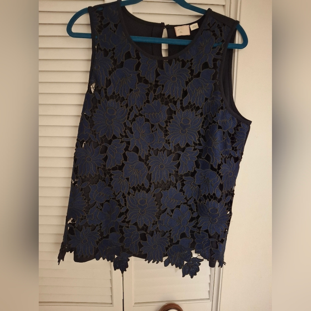 Elegant Floral Lace Sleeveless Top - Blue and Black